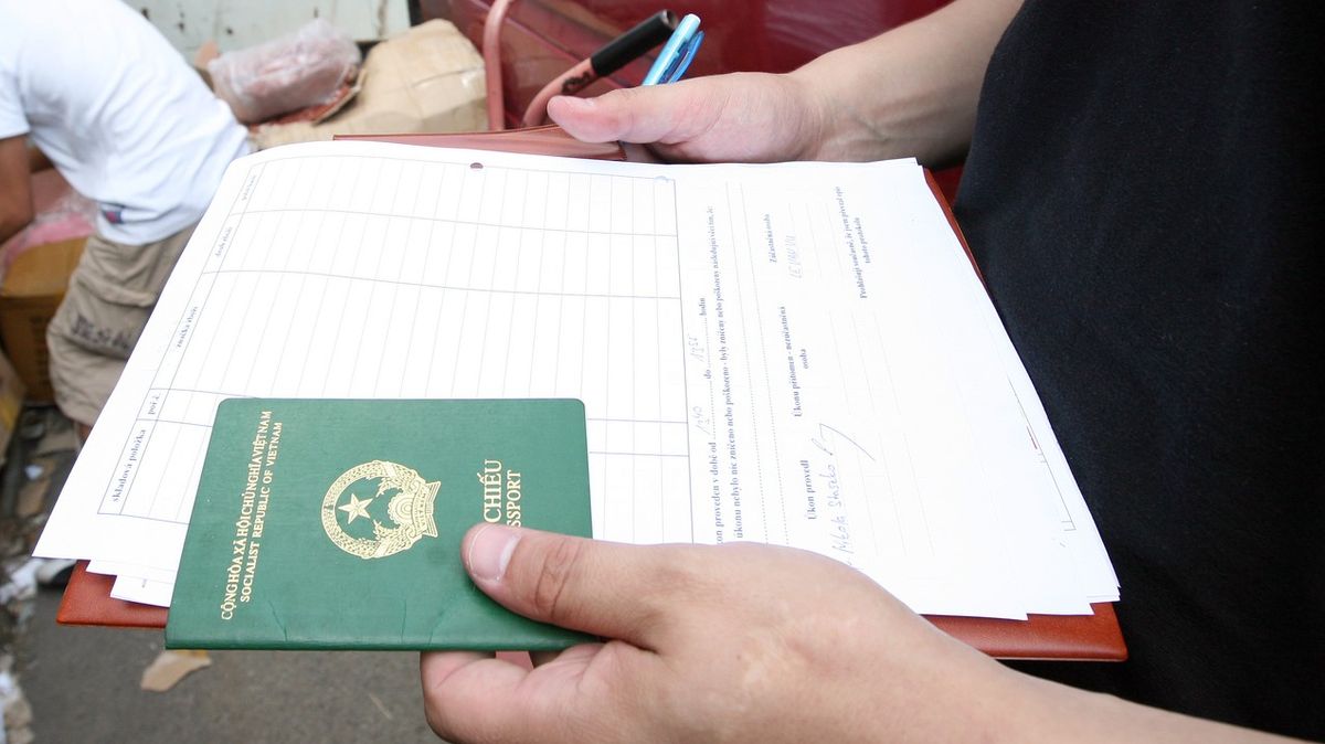 Hackeři z Česka prolomili vízový systém pro Vietnamce. Vydělali 750 milionů